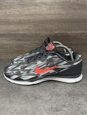 Nike In Season TR 6 Running Shoes Womens Size 8.5 Black Red 852470-003